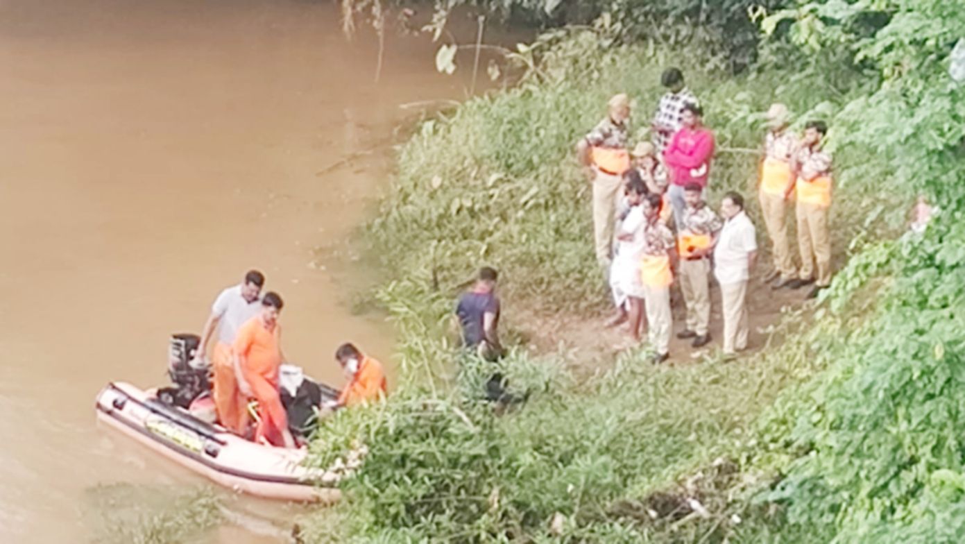 അരീക്കോട് മാങ്കടവിൽ ചെറുപുഴയിൽ പോയ കുട്ടിക്കായി ചൊവ്വാഴ്ച തിരച്ചിൽ നടത്തുന്നു