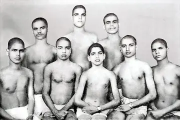 അടിയന്തരാവസ്ഥകാലത്ത്‌ തളിപ്പറമ്പ്‌ പൊലീസ്‌  സ്‌റ്റേഷനിൽ മൊട്ടയടിക്ക്‌ ഇരയായവർ