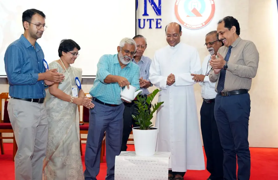 ജൂബിലി മിഷൻ മെഡിക്കൽ കോളേജ് സൈക്യാട്രി വിഭാഗത്തിന്റെ ആഭിമുഖ്യത്തിൽ നടന്ന മെഡിക്കൽ കോൺഫറൻസ് കേരള ആരോഗ്യ സർവകലാശാല
റിസർച്ച് ഡീൻ ഡോ. കെ എസ് ഷാജി ഉദ്ഘാടനം ചെയ്യുന്നു