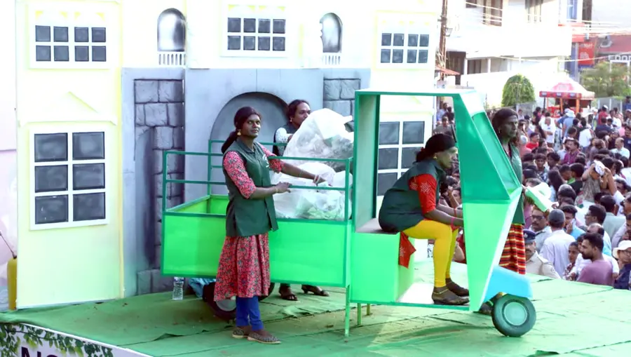 ചക്കാമുക്ക് ദേശത്തിന്റെ നിശ്ചലദൃശ്യത്തില് ഹരിതകർമ സേനാംഗങ്ങളായി ട്രാന്സ് വനിതകള്