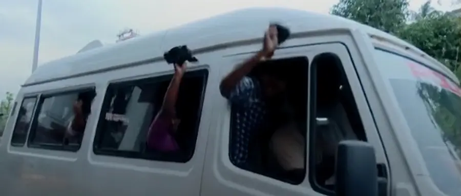 വൈസ് ചാൻസലർ ബി അശോകിനെതിരെ പ്രതിഷേധിച്ച എസ്എഫ്ഐ പ്രവർത്തകരെ അറസ്റ്റ് ചെയ്ത് നീക്കുന്നു