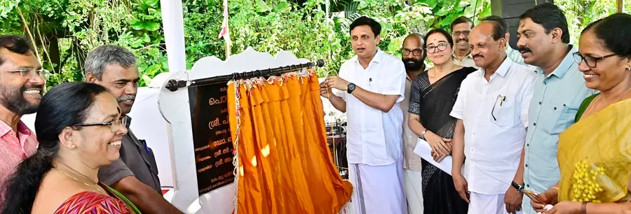 പോറ്റമ്മൽ മൈതാനത്തിന്റെ പ്രവൃത്തി ഉദ്ഘാടനം മന്ത്രി പി എ മുഹമ്മദ് റിയാസ് നിർവഹിക്കുന്നു