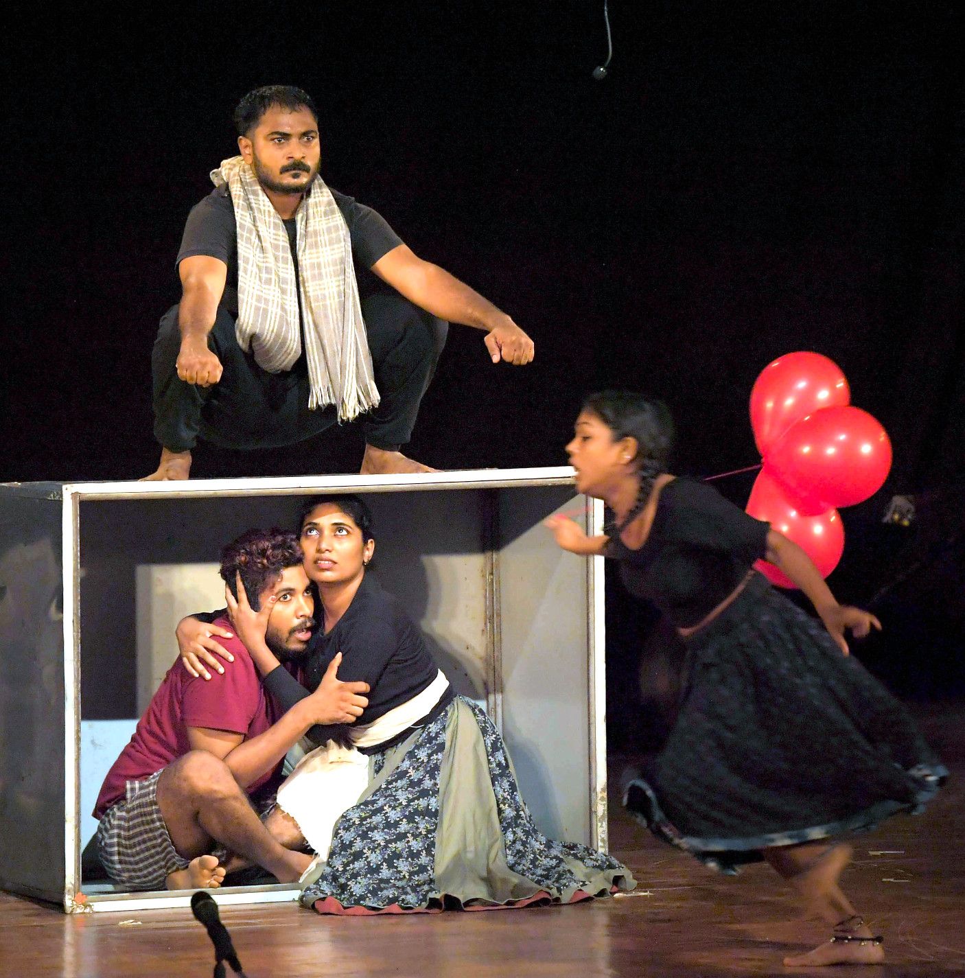 പ്രൊഫ .  എം മുരളീധരൻ സ്‌മാരക നാടകോത്സവത്തിലെ തമാശ നാടകത്തിൽനിന്ന്‌