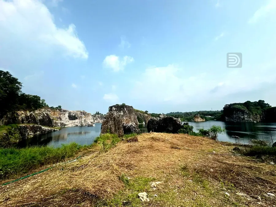 വെള്ളം പന്പ്‌ ചെയ്യുന്ന ഉളകോട്‌ പാറക്കുളം