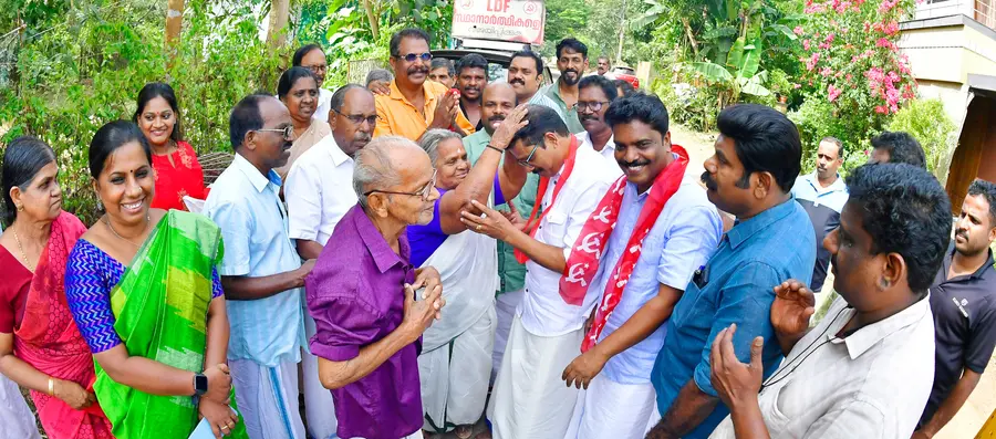 വരടിയം വടക്കേതിരുത്തിൽ അഡ്വ പി കെ പ്രസാദിന് നൽകിയ സ്വീകരണം