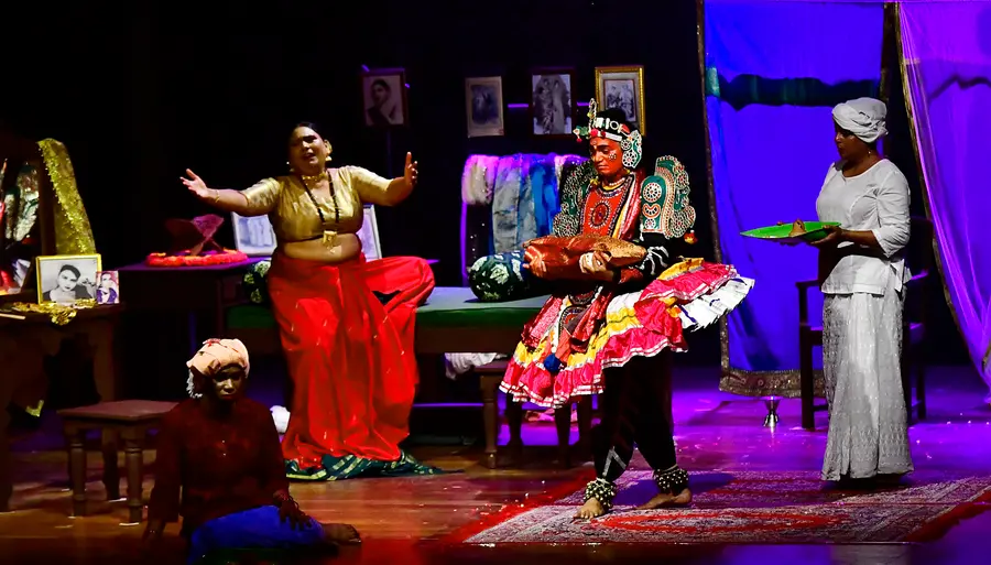 അന്താരാഷ്ട്ര  നാടകോത്സവത്തിൽ ചെന്നെെ കട്ടിയക്കാരി തിയറ്റർ അവതരിപ്പിച്ച " നൂറമ്മ ബിരിയാണി ദർബാർ " നാടകത്തിൽ നിന്ന്    / ഫോട്ടോ എം എ ശിവപ്രസാദ് 