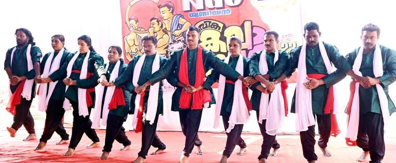 കേരള എൻജിഒ യൂണിയന്റെ നേതൃത്വത്തിൽ അവതരിപ്പിച്ച കേരളം  കലാജാഥ
