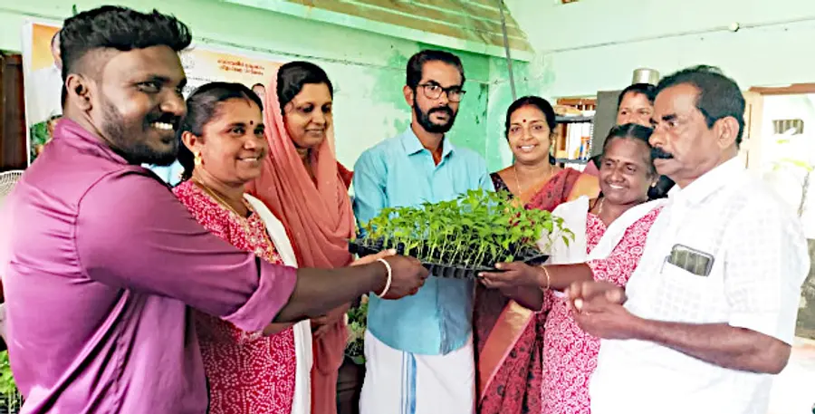 നെടുമുടിയിൽ കർഷക സഭയും ഞാറ്റുവേല ചന്തയും പഞ്ചായത്ത് പ്രസിഡന്റ് പി കെ വിനോദ് ഉദ്ഘാടനംചെയ്യുന്നു