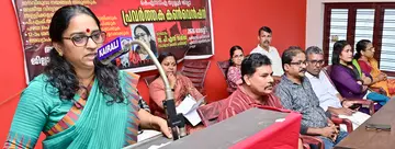 കെഎസ്ടിഎ ജില്ലാ കൺവെൻഷൻ സംസ്ഥാന വൈസ് പ്രസിഡന്റ് പി എസ് സ്മിജ ഉദ്ഘാടനം ചെയ്യുന്നു
