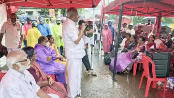 കുന്നംകുളം നഗരസഭയിലേക്ക് എൽഡിഎഫ് നടത്തിയ മാർച്ചും ധർണയും സിപിഐ എം സംസ്ഥാന കമ്മിറ്റിയംഗം എ സി മൊയ്തീൻ ഉദ്ഘാടനം ചെയ്യുന്നു