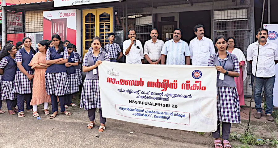 പുത്തൻകാവ് മെട്രോപോളീറ്റൻ ഹയർസെക്കൻഡറി സ്കൂൾ നാഷണൽ
സർവീസ് സ്കീമിന്റെ ലഹരിവിരുദ്ധ കമാൻഡോസ് വാക്കത്തോൺ
സമാപനസമ്മേളനം പ്രിൻസിപ്പൽ സജി പട്ടരുമഠം ഉദ്ഘാടനംചെയ്യുന്നു