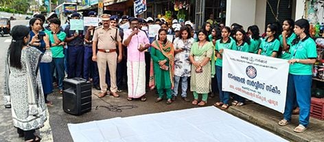 ഏരൂർ ഗവ. ഹയർ സെക്കൻഡറി സ്‌കൂളിൽ ലഹരിവിരുദ്ധ ക്യാന്പയിൻ  ജില്ലാ പഞ്ചായത്ത്‌ പൊതുമരാമത്ത്‌ സ്ഥിരംസമിതി അധ്യക്ഷൻ ടി അജയൻ  ഉദ്‌ഘാടനംചെയ്യുന്നു