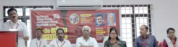 സഹകരണ താൽക്കാലിക കരാർത്തൊഴിലാളി യൂണിയൻ ജില്ലാ സമ്മേളനം സിഐടിയു ജില്ലാ പ്രസിഡന്റ് കെ കെ രാമചന്ദ്രൻ ഉദ്ഘാടനം ചെയ്യുന്നു
