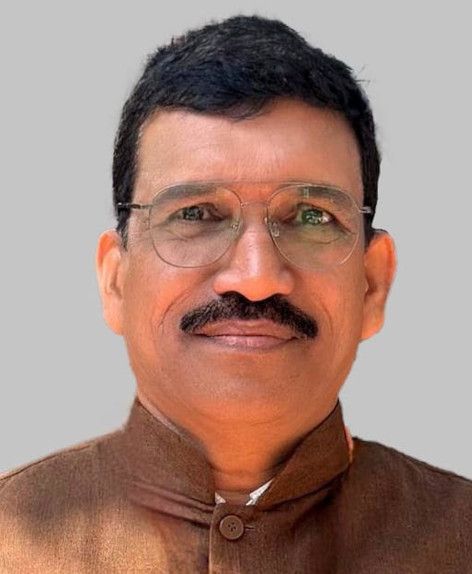 ഡോ. ദിനേശന്‍ ചെറുവാട്ട്.