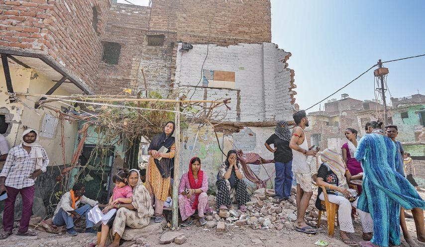 delhi houses demolished