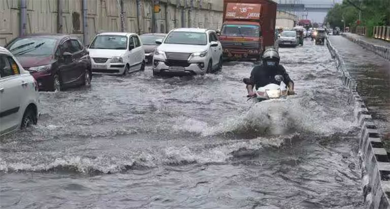 heavy rain in delhi