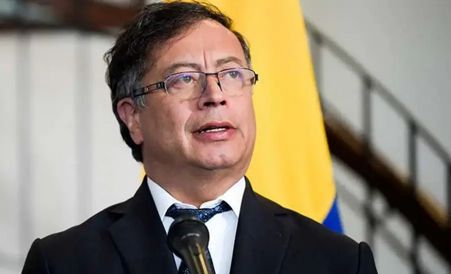 Gustavo Petro visa