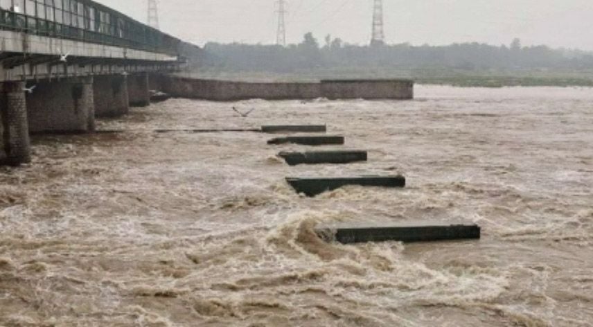 yamuna water level hike