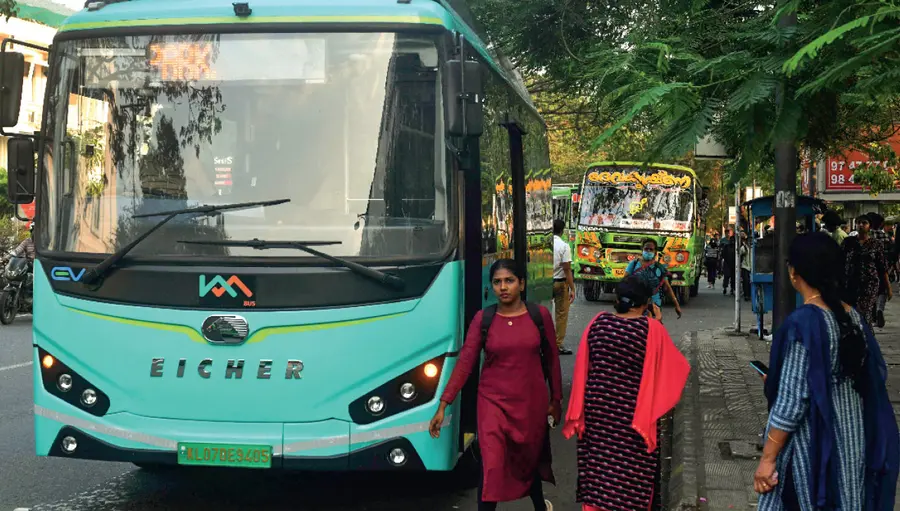 kochi metro feeder bus