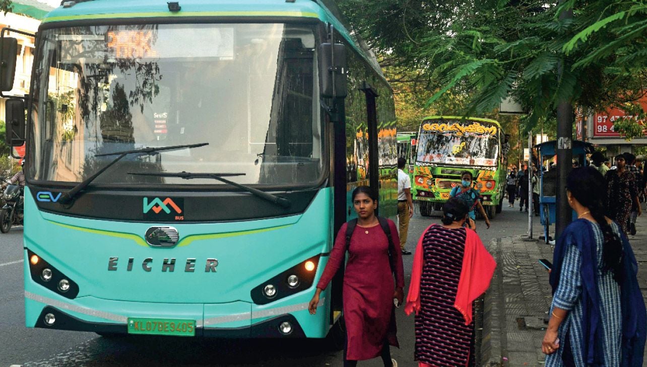 kochi metro feeder bus
