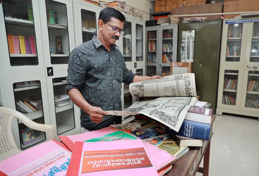പത്രങ്ങളുടെ ശേഖരവുമായി ജി ഉണ്ണികൃഷ്ണൻ