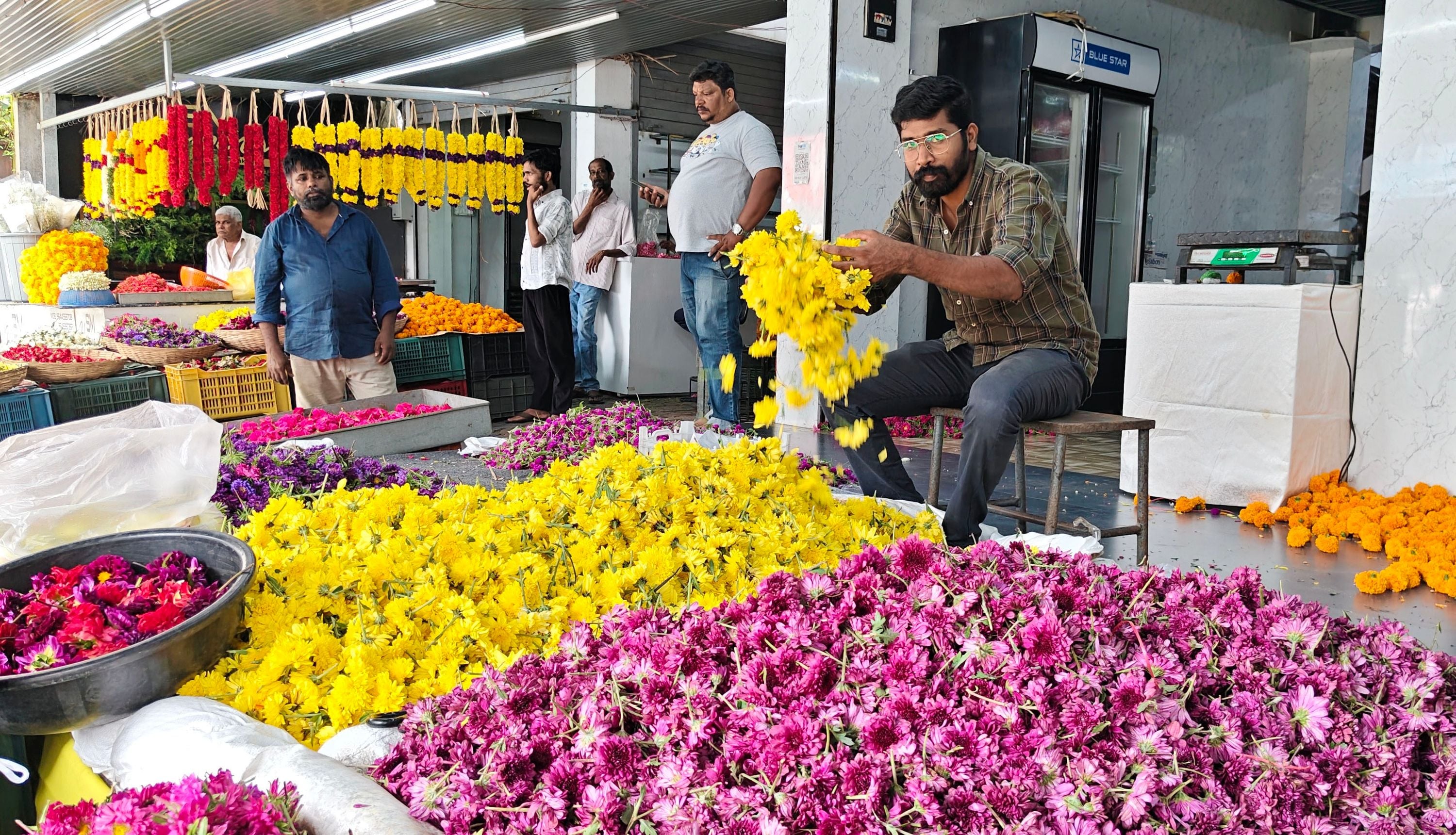 പാലക്കാട് മേട്ടുപ്പാളയം സ്ട്രീറ്റിലെ പൂവ് മാർക്കറ്റ്