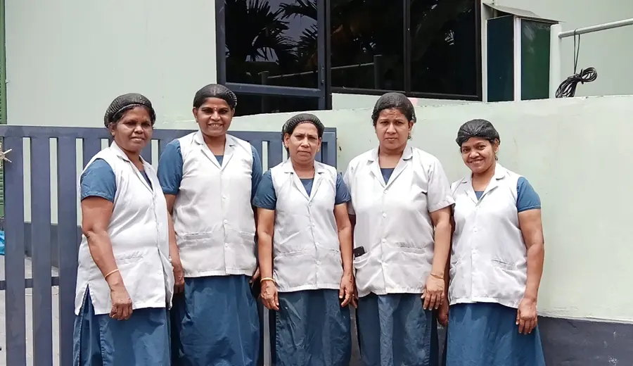 തിരുവാലി പഞ്ചായത്തിലെ നടുവത്ത് അമൃതം ന്യൂട്രിമിക്സിലെ പ്രവർത്തകരായ എം കെ സരളദേവി, പി സുലേഖ,
വി സിന്ധു, പി പ്രിയ, പി നന്ദിനി എന്നിവർ പുതിയ കെട്ടിടത്തിനുമുന്നിൽ