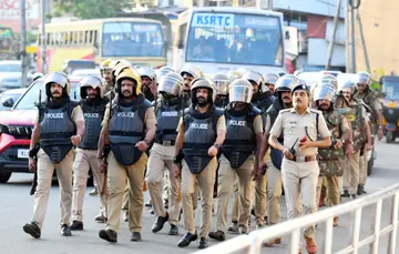 തദ്ദേശ തെരഞ്ഞെടുപ്പിന് മുന്നോടിയായി കൊല്ലം സിറ്റി പൊലീസിന്റെ നേതൃത്വത്തിൽ ചിന്നക്കടയിൽ നടത്തിയ റൂട്ട് മാർച്ച്‌