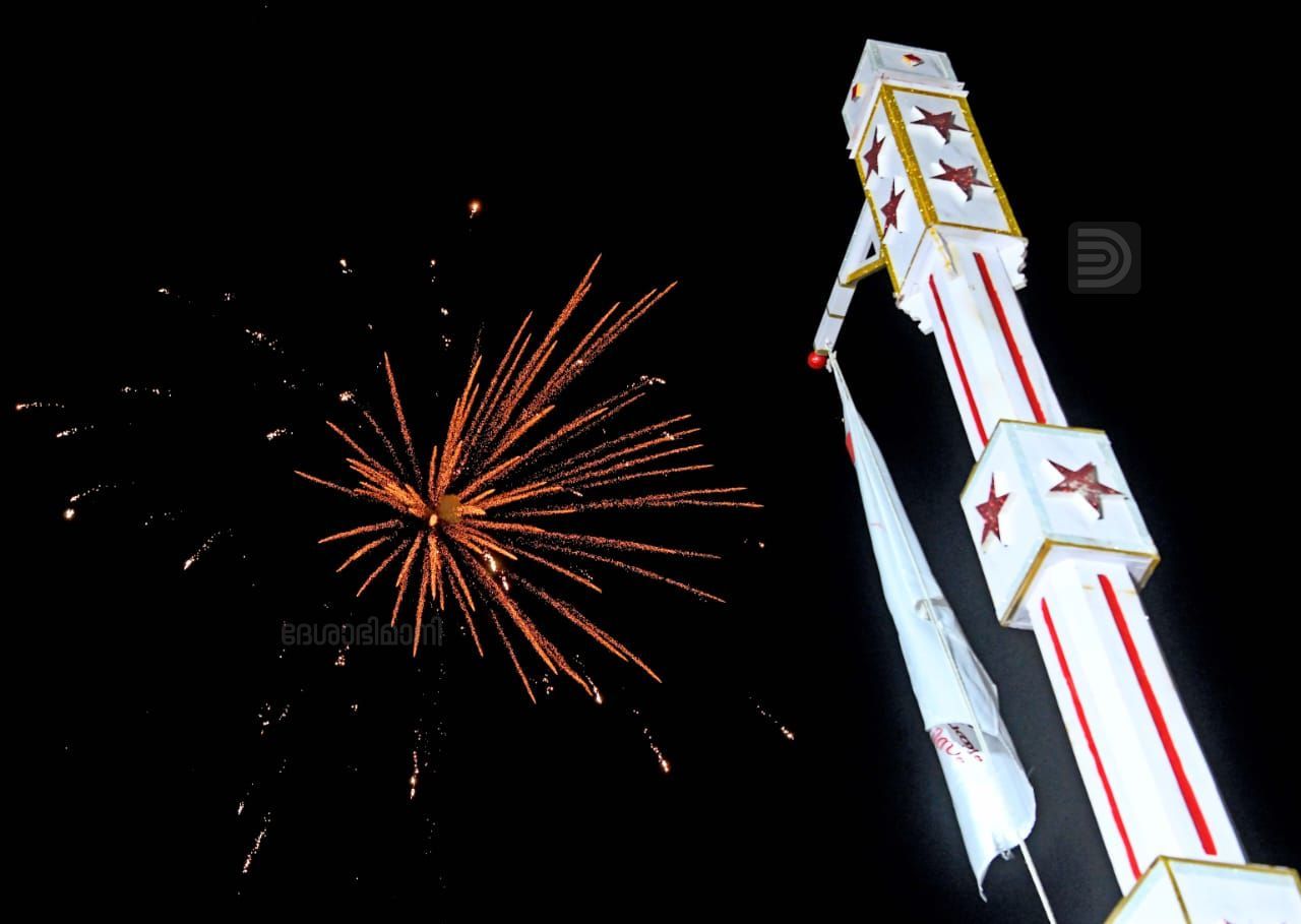 SFI സംസ്ഥാന സമ്മേളനത്തിന് തിരുവനന്തപുരത്ത് പതാക ഉയർത്തുന്നു