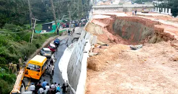 കൊട്ടിയം മൈലക്കാട്ട് നിർമാണത്തിലിരുന്ന ദേശീയപാതയുടെ ഒരുഭാഗം ഇടിഞ്ഞുതാഴ്ന്ന നിലയിൽ ഫോട്ടോ: എം എസ് ശ്രീധർലാൽ