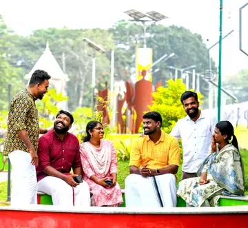 കൊല്ലം വി പാർക്കിൽ തെരഞ്ഞെടുപ്പ് സംബന്ധിച്ചു ചർച്ച ചെയ്യുന്ന എൽഡിഎഫിന്റെ  യുവസ്ഥാനാർഥികളായ എ വിഷ്ണു, ആർ മഹേഷ്, അഡ്വ. വിനിത വിൻസെന്റ്,  അഡ്വ. എസ് ഷബീർ, എജിൻ സാമുവൽ, മിന്നു റോബിൻ എന്നിവർ        ഫോട്ടോ:  എം എസ് ശ്രീധർലാൽ