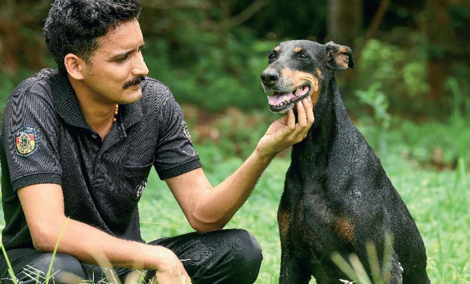 kerala police dog crouni