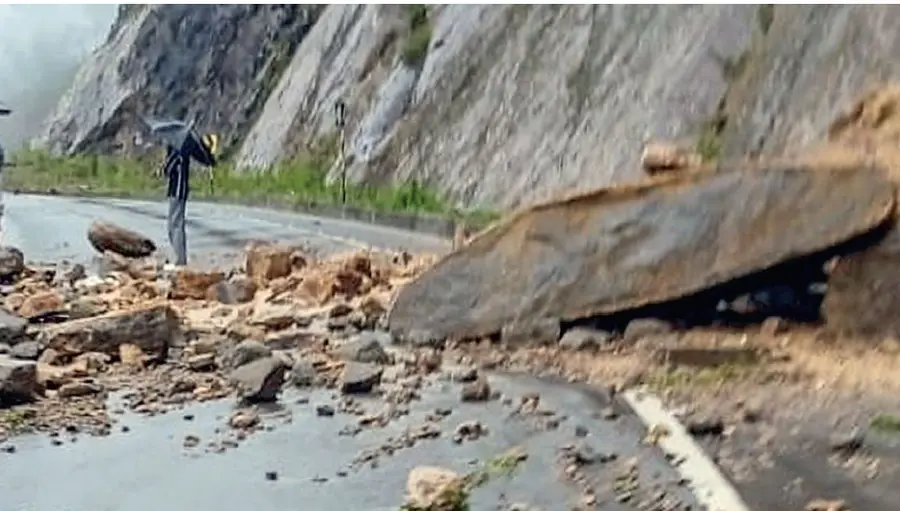 traffic restriction in munnar gap road