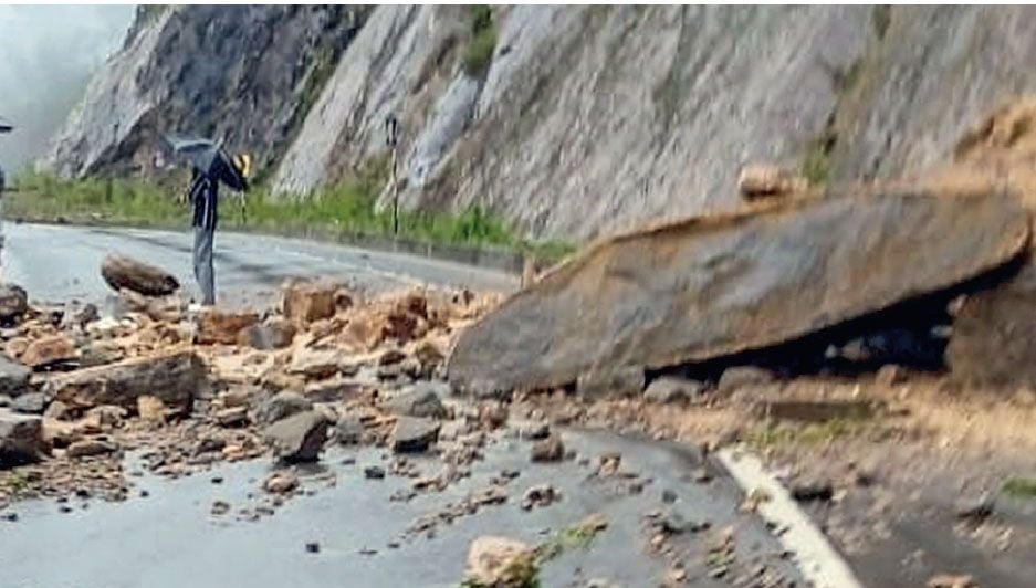traffic restriction in munnar gap road