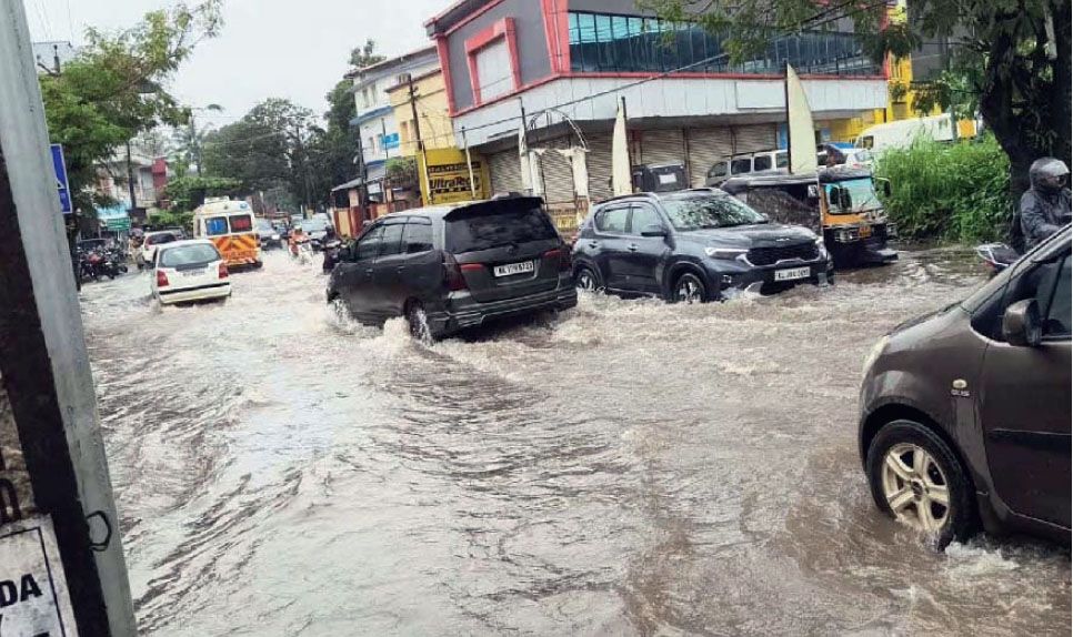 heavy rain fall alert in kerala