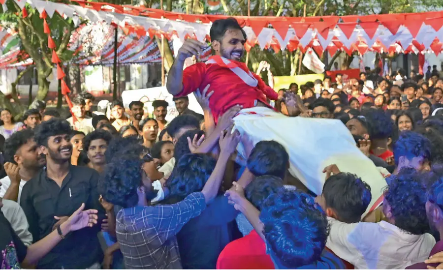 sfi victory in MG university students union election