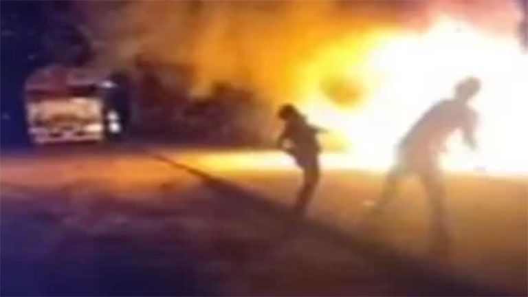 Kanwar Yathra pilgrims fired truck in up