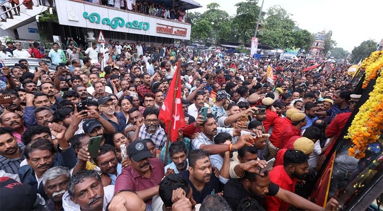 v s achuthanandal funeral