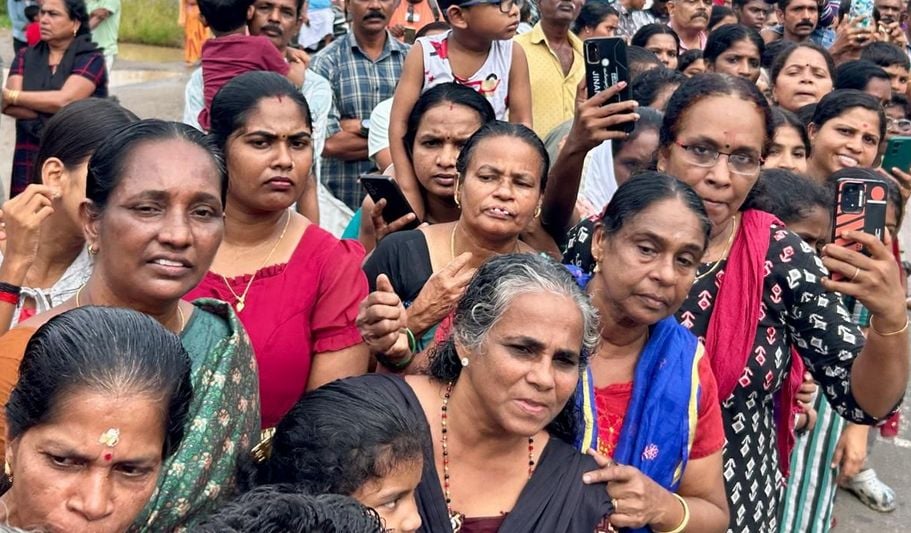 v s achuthanandal funeral