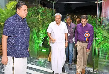 ഐഎംഎ സംഘടിപ്പിച്ച ലഹരിവിരുദ്ധ ക്യാമ്പയിൻ ഉദ്‌ഘാടനംചെയ്യാനെത്തിയ മുഖ്യമന്ത്രി പിണറായി വിജയനും സ്‌പീക്കർ എ എൻ ഷംസീറിനുമൊപ്പം ഡോ. സി കെ ജയകൃഷ്‌ണൻനമ്പ്യാർ (ഫയൽചിത്രം)