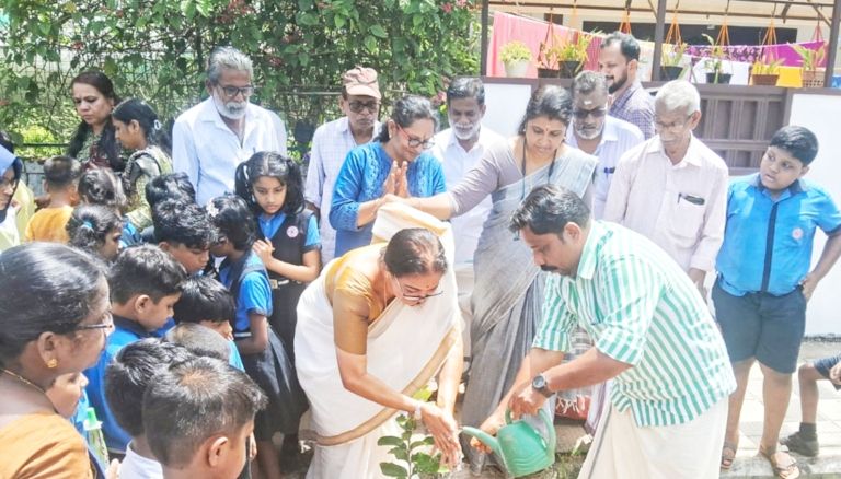 വുമൺസ് ഫോർ ലീഡ് പദ്ധതി മേയർ ബീന ഫിലിപ്പ് ഉദ്ഘാടനം ചെയ്യുന്നു