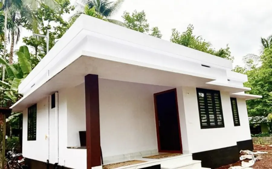 കലേഷിന്റെ കുടുംബത്തിനായി നാട്ടുകാർ നിർമിച്ച വീട്