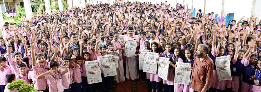 ചായ്യോത്ത് ഗവ. ഹയർ സെക്കൻഡറി സ്കൂളിൽ ദേശാഭിമാനി അക്ഷരമുറ്റം പദ്ധതി കിനാനൂർ സഹകരണ ബാങ്ക് പ്രസിഡന്റ് വി കെ രാജൻ ഉദ്ഘാടനംചെയ്യുന്നു
