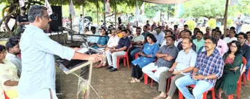 ഉന്നത വിദ്യാഭ്യാസ മേഖല സംരക്ഷിക്കണമെന്നാവശ്യപ്പെട്ട് കെജിഒഎ ജില്ലാ കമ്മിറ്റി കലിക്കറ്റ് സർവകലാശാലാ ക്യാമ്പസിൽ  നടത്തിയ പ്രതിഷേധ സംഗമം സിൻഡിക്കറ്റംഗം അഡ്വ. പി കെ ഖലിമുദ്ധീൻ ഉദ്ഘാടനംചെയ്യുന്നു