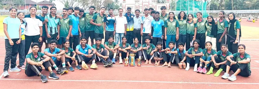 ജില്ലാ അത്ലറ്റിക് ചാമ്പ്യൻഷിപ്പിൽ ചാമ്പ്യൻമാരായ കണ്ണൂർ അത്ലറ്റിക്സ് അക്കാദമി ടീം