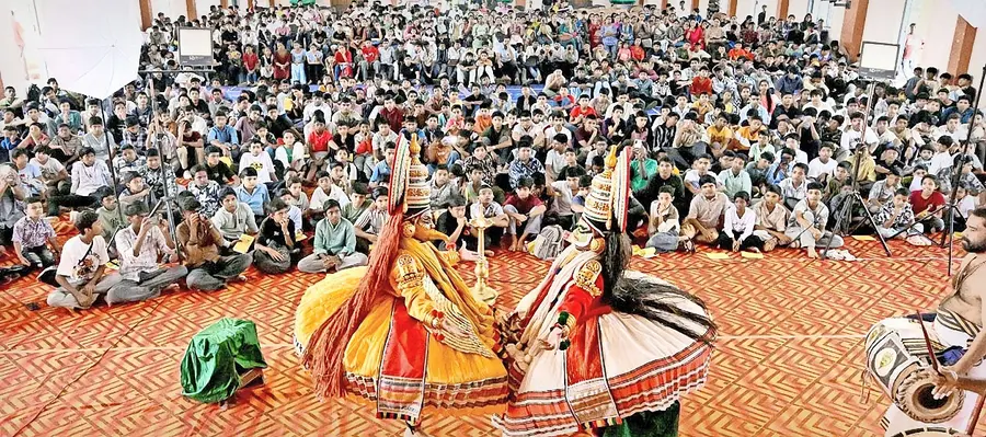 സെന്റ് മൈക്കിൾസ് ആംഗ്ലോ ഇന്ത്യൻ ഹയർ സെക്കൻഡറി സ്കൂളിൽ തളിപ്പറമ്പ് കഥകളി പഠനകേന്ദ്രം അവതരിപ്പിച്ച കഥകളി