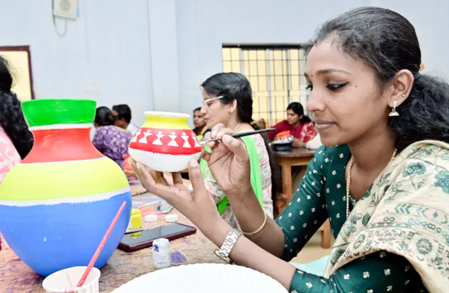 കെഎസ്ടിഎ ഹൊസ്ദുർഗ് ഗവ. ഹയർസെക്കൻഡറി സ്കൂളിൽ അധ്യാപകർക്കായി സംഘടിപ്പിച്ച
പ്രവൃത്തി പരിചയ ശിൽപ്പശാലയിൽനിന്ന്