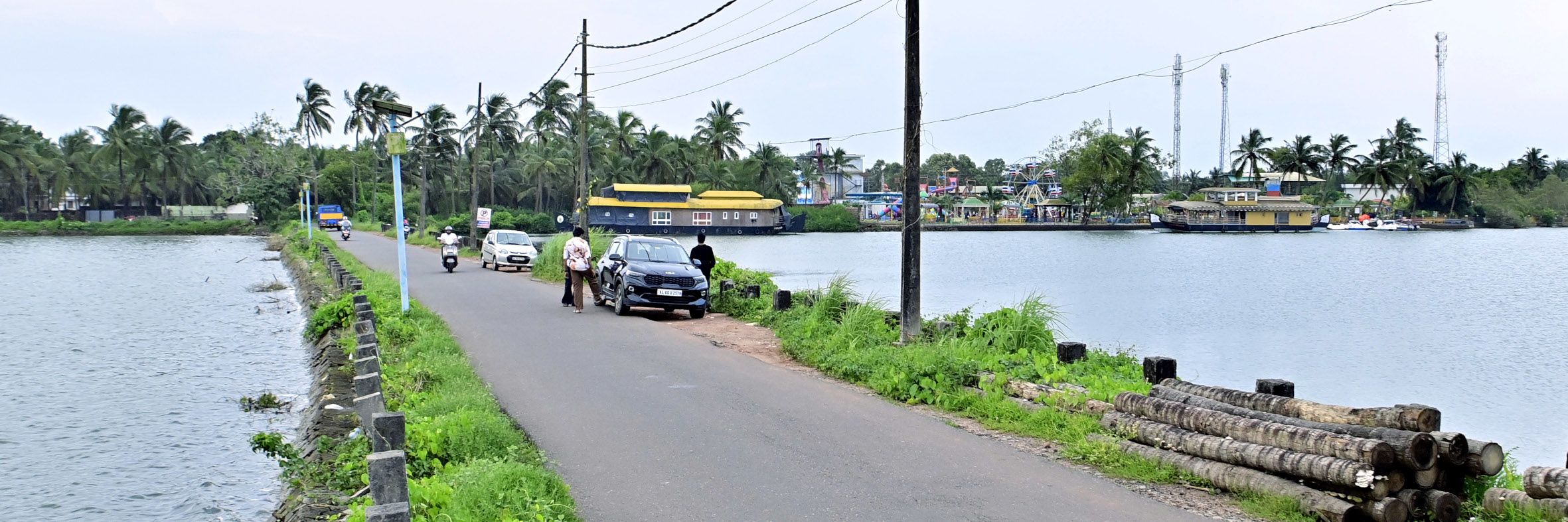 വലിയപറമ്പ് പഞ്ചായത്തിൽ വിനോദ സഞ്ചാരികളുടെ ഇഷ്ടകേന്ദ്രങ്ങളിലൊന്നായ ഇടയിലെക്കാട് ബണ്ട്