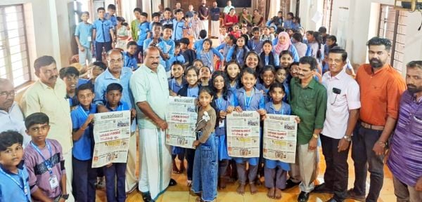 കോളിയടുക്കം ജിയുപി സ്കൂളിൽ ദേശാഭിമാനി അക്ഷരമുറ്റം പദ്ധതി   ഇ മനോജ് കുമാർ ഉദ്ഘാടനംചെയ്യുന്നു