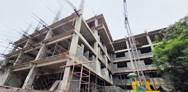 നിർമാണ പ്രവൃത്തി പുരോഗമിക്കുന്ന കുറ്റ്യാടി താലൂക്ക് ആശുപത്രിയുടെ  പുതിയ കെട്ടിടം